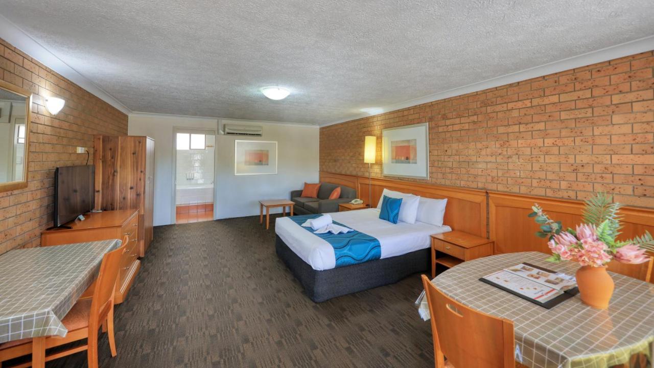 James Street Motor Inn Тувумба Экстерьер фото