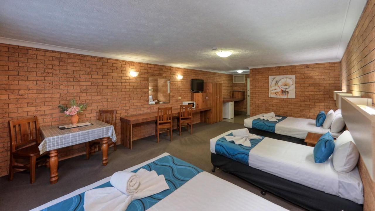 James Street Motor Inn Тувумба Экстерьер фото
