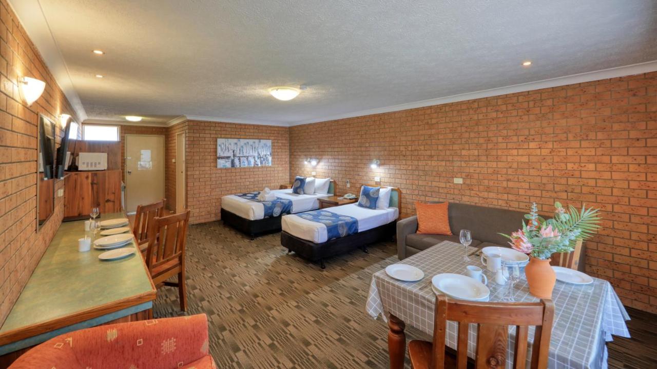 James Street Motor Inn Тувумба Экстерьер фото